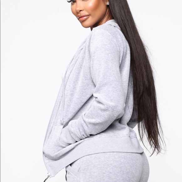 Velour velvet tracksuit jogger and sweater - Picture 4 of 9